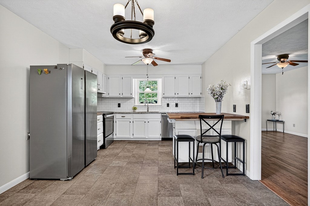 200 Woodmont Dr