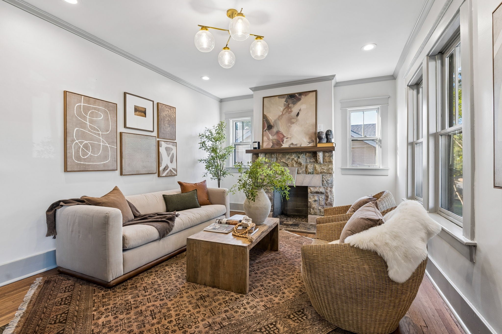 1406 Villa Pl