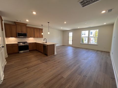 130 Valentine Aly Nashville TN 37218