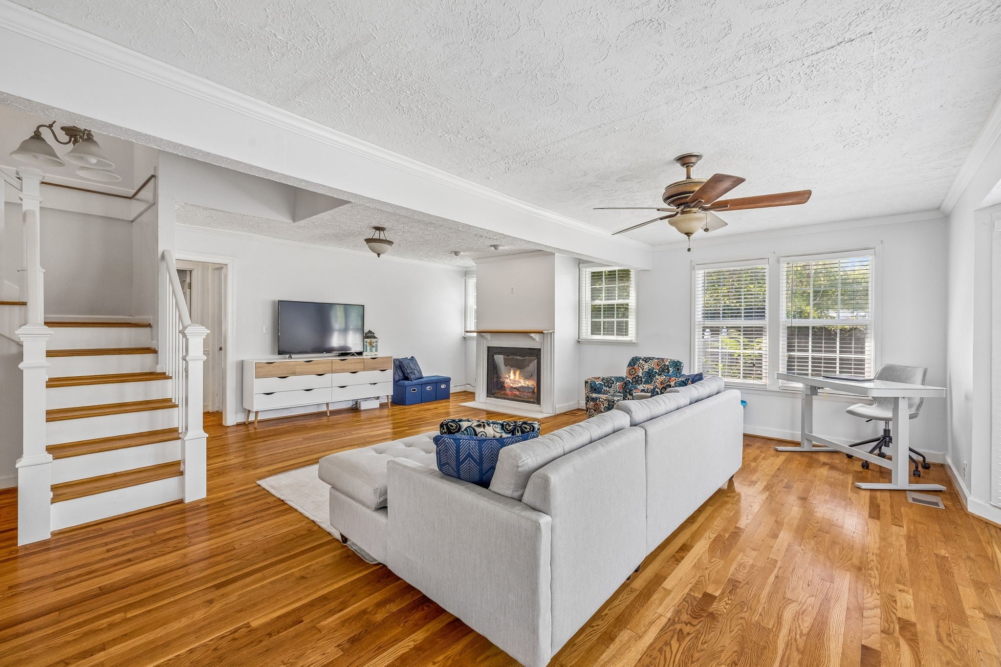 1332 S Dickerson Rd