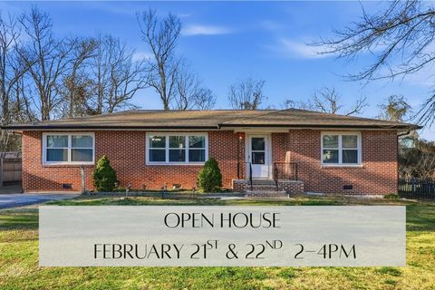 911 Altamaha Street Chattanooga TN 37412