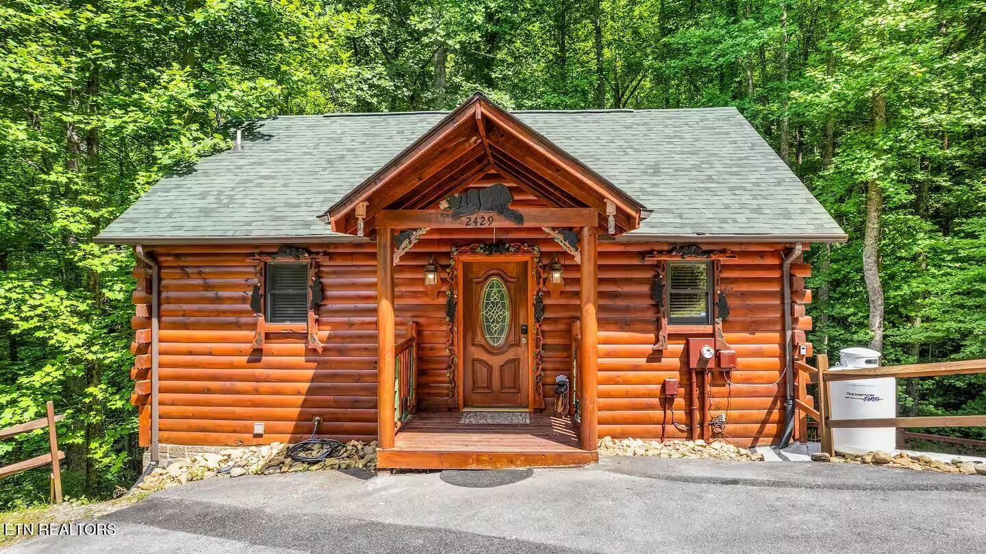 2429 Shady Creek Way