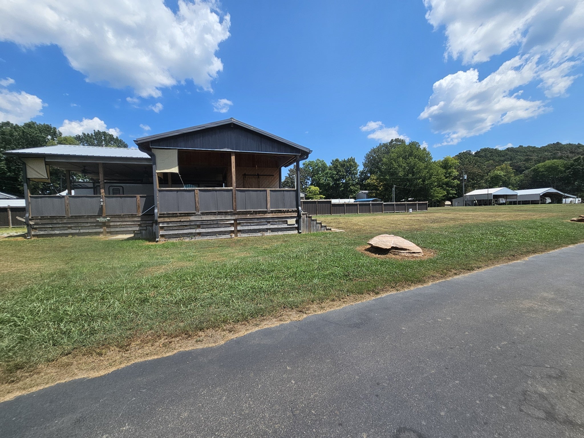628 River Rd