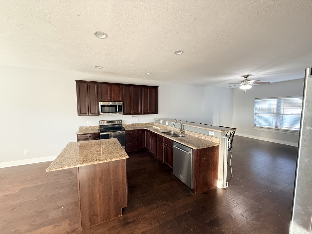 212 Ralen Ave