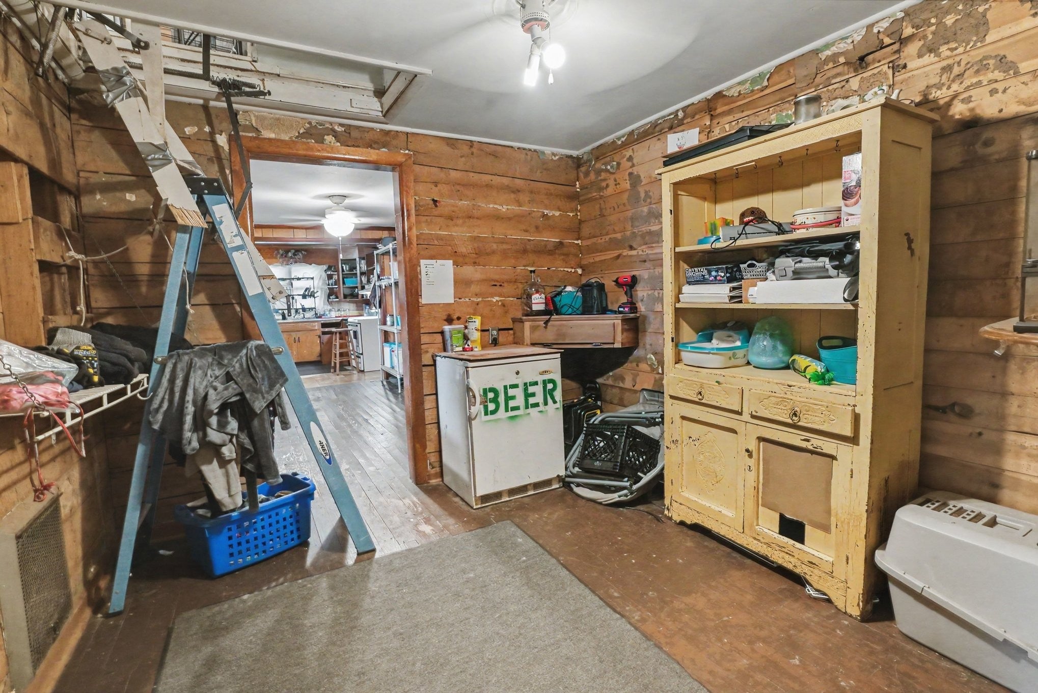 9105 Old Highway 52