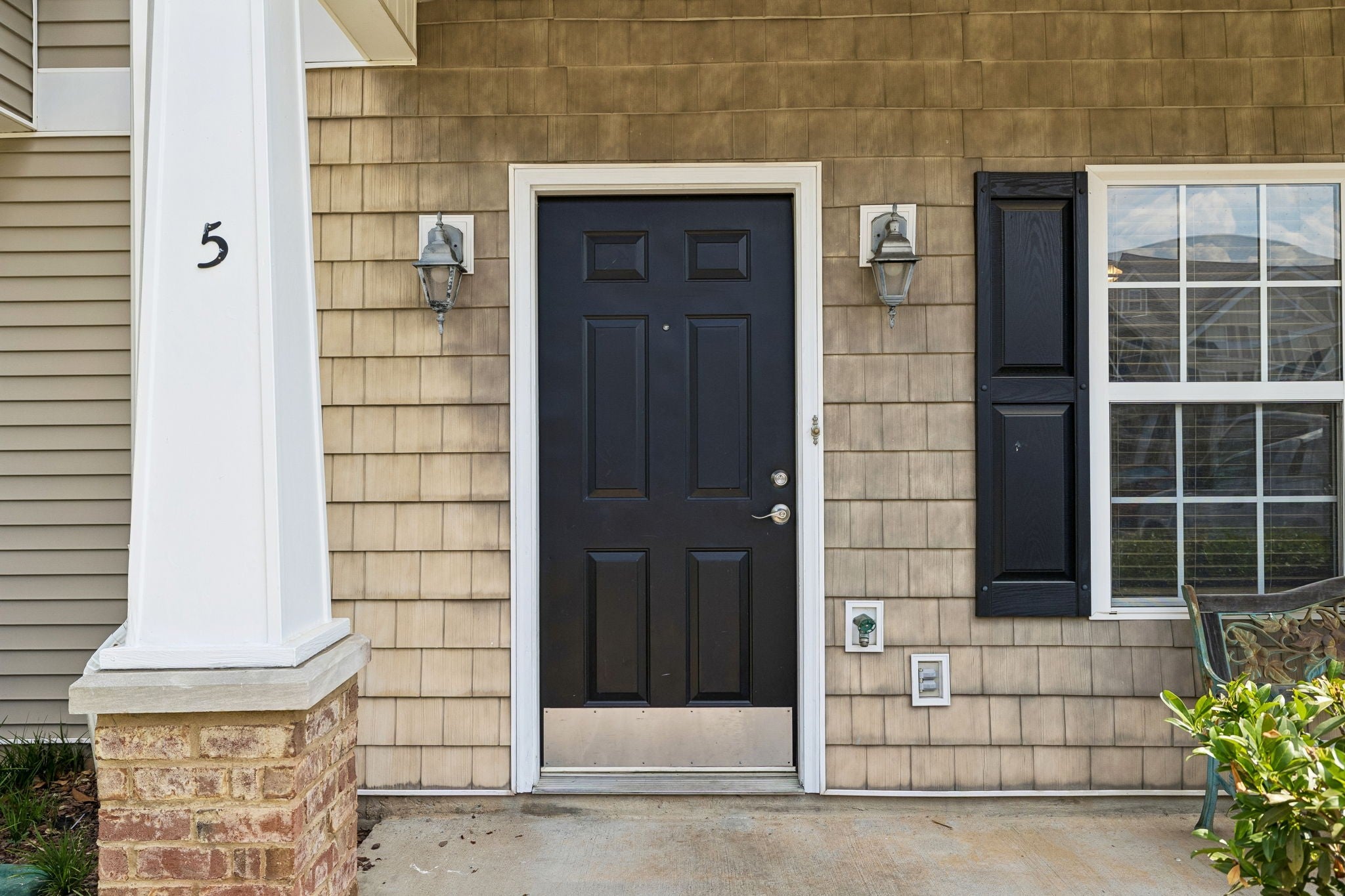 284 Meigs Dr N5