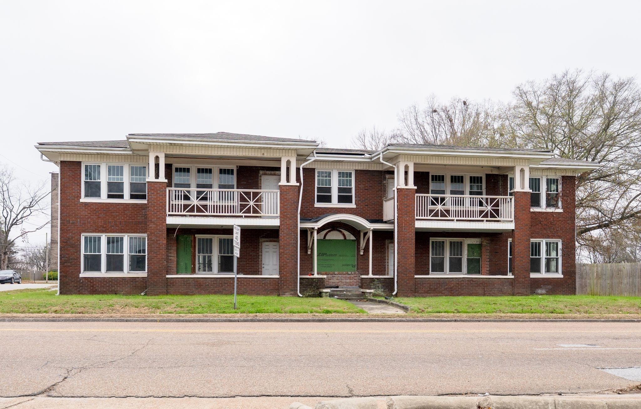 236 Airways Blvd