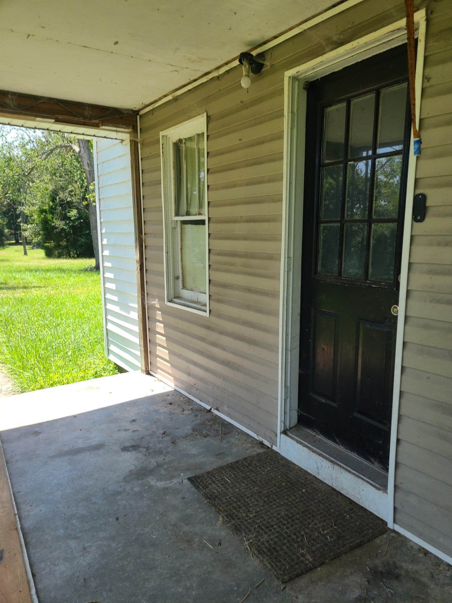648 Hunt Road SE