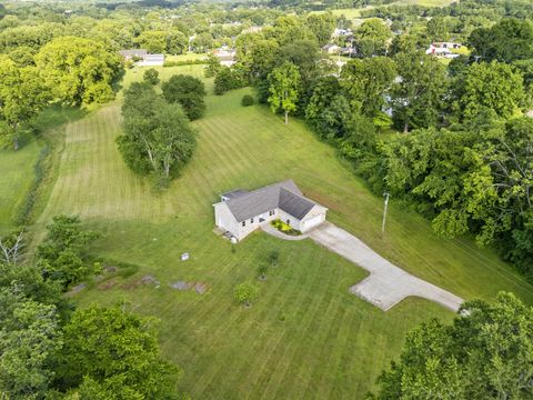 130 Gordon Dr Gordonsville TN 38563