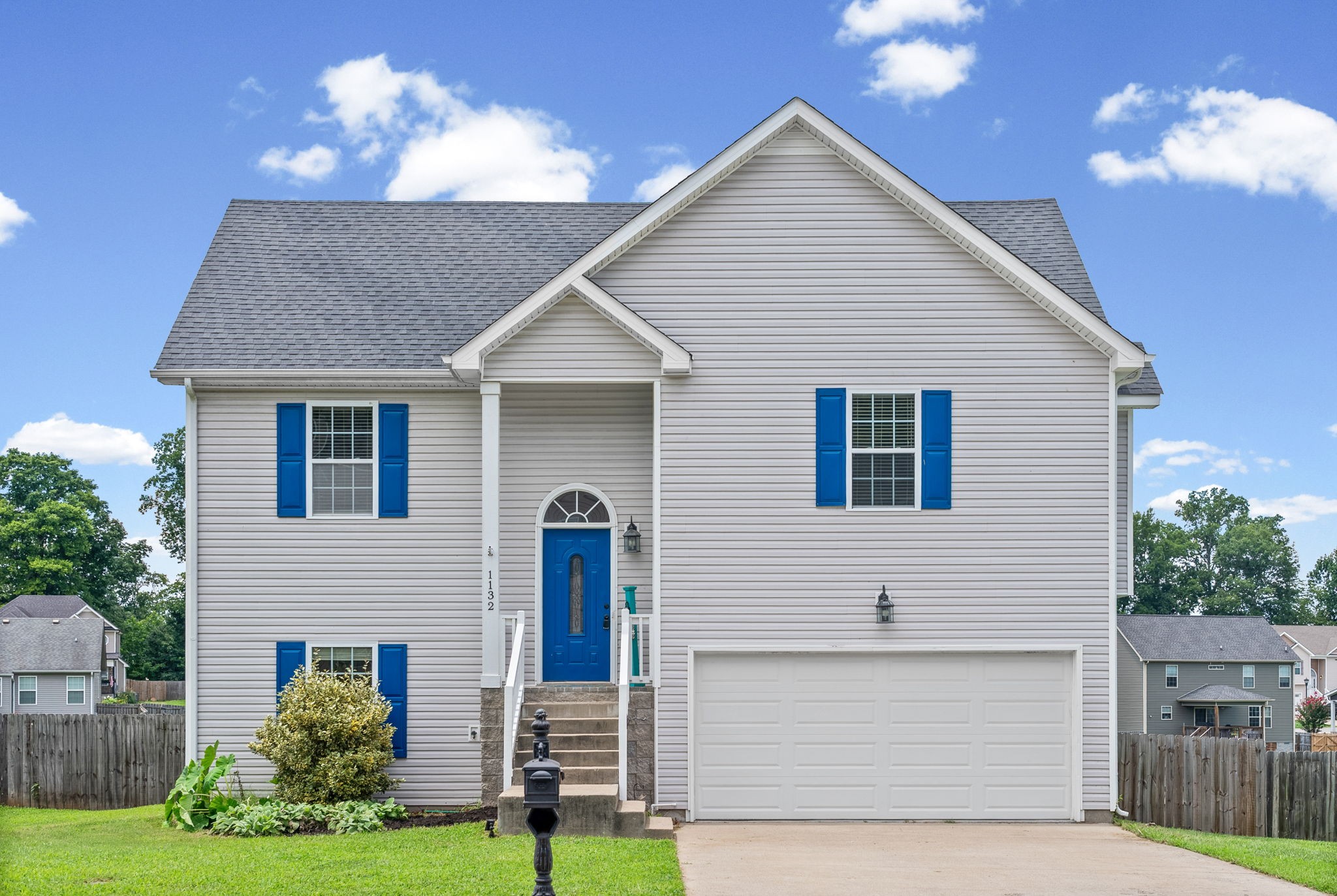 1132 Meachem Dr
