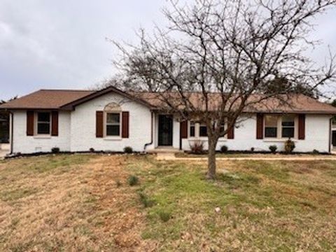 318 Donna Dr Hendersonville TN 37075