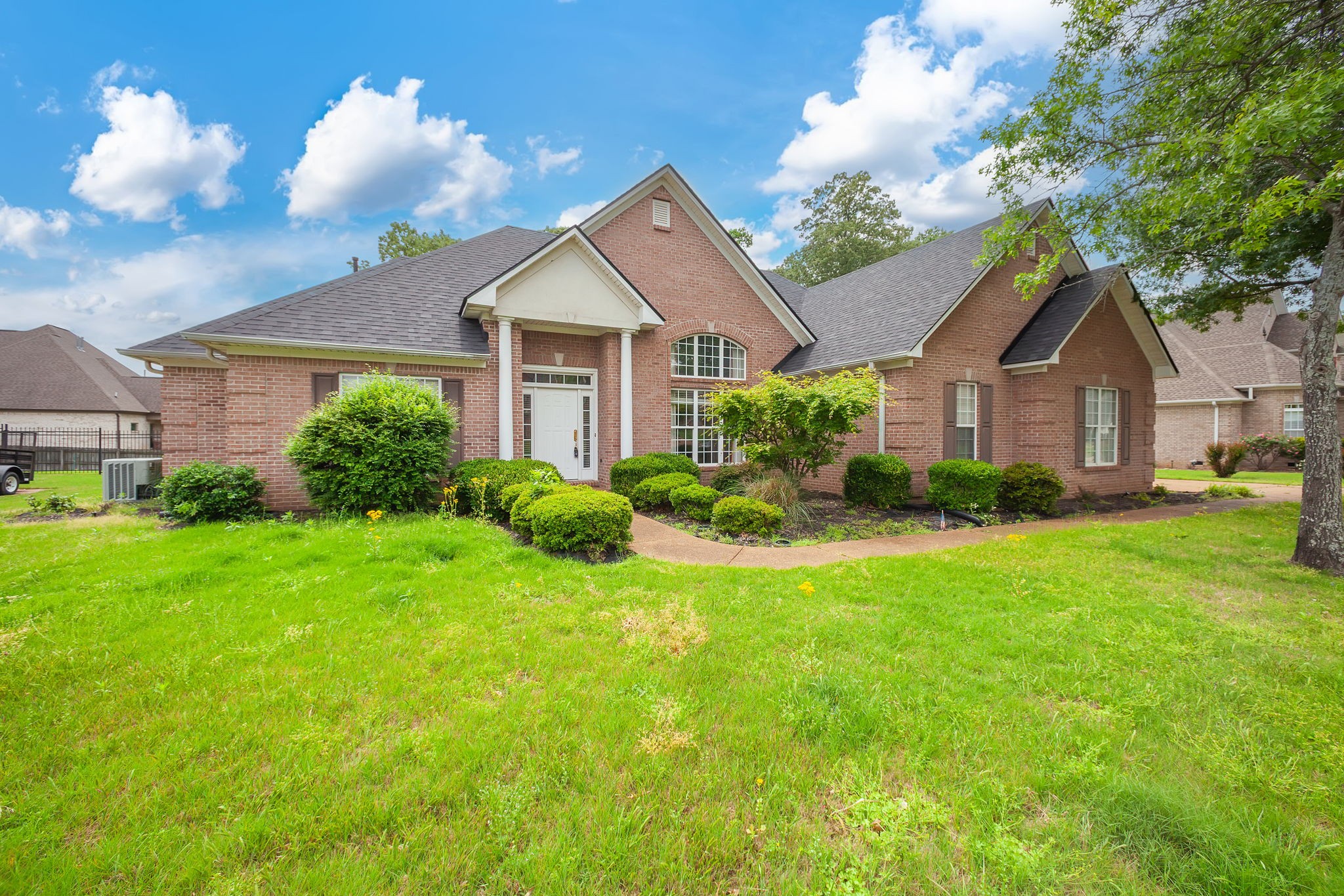 14 Brookhollow Cv