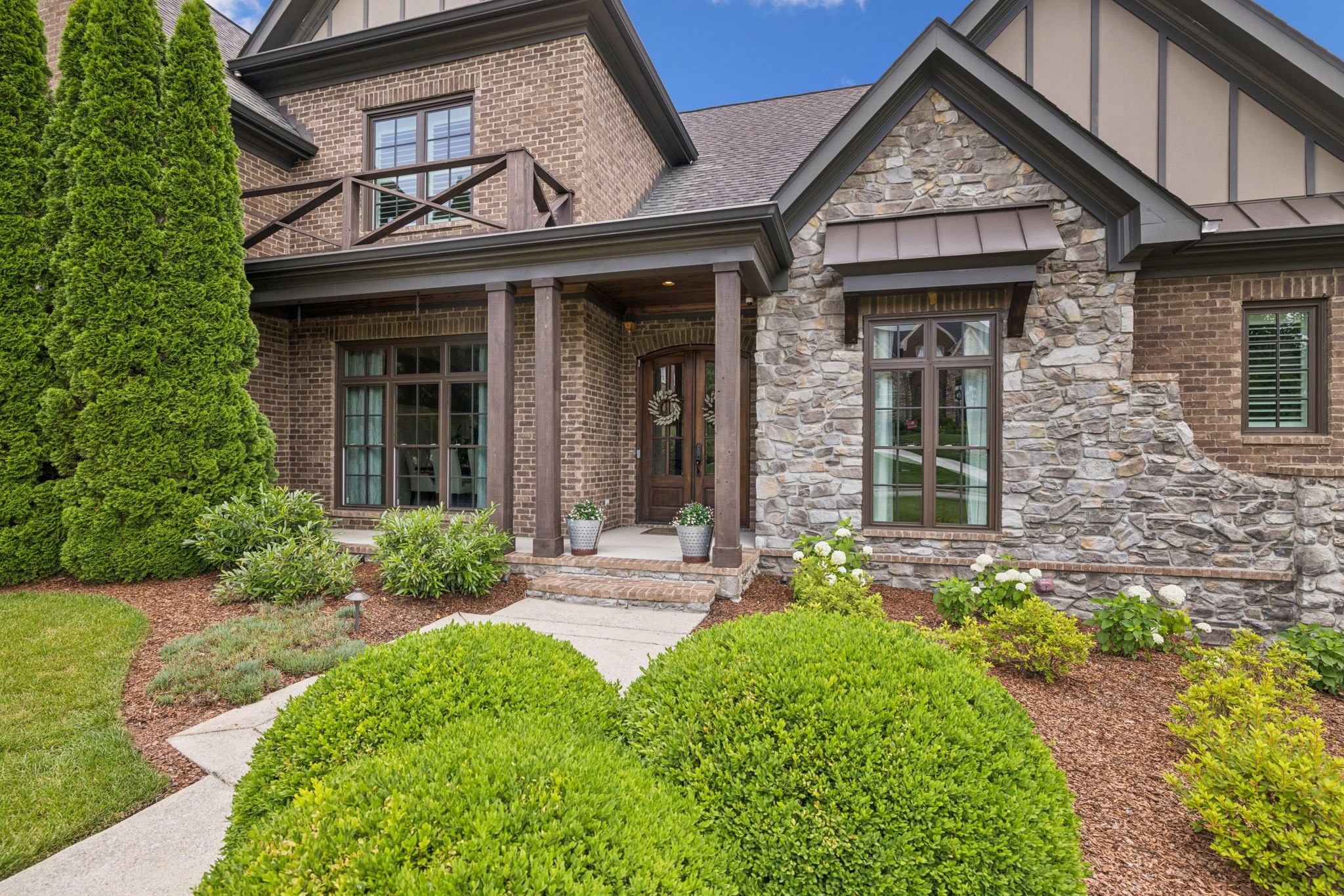 1738 Fontanella Dr