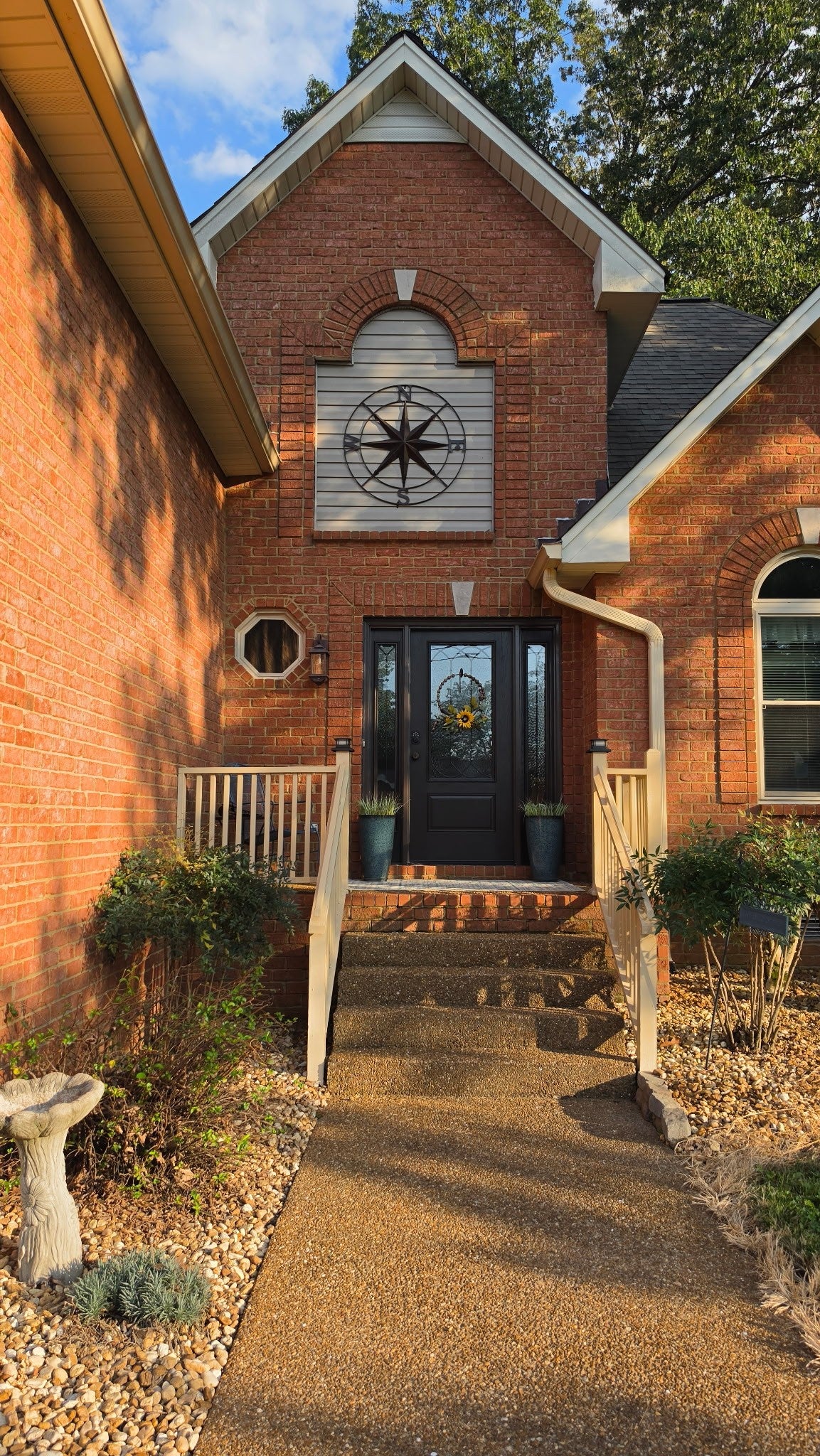 215 S Aztec Dr