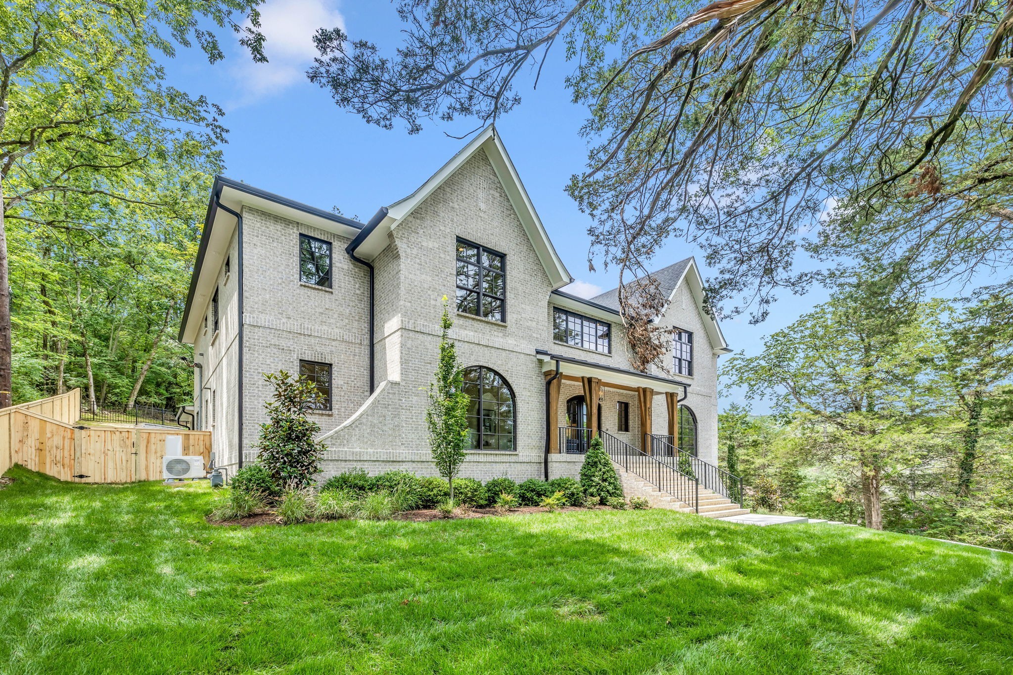 6551 Brownlee Dr