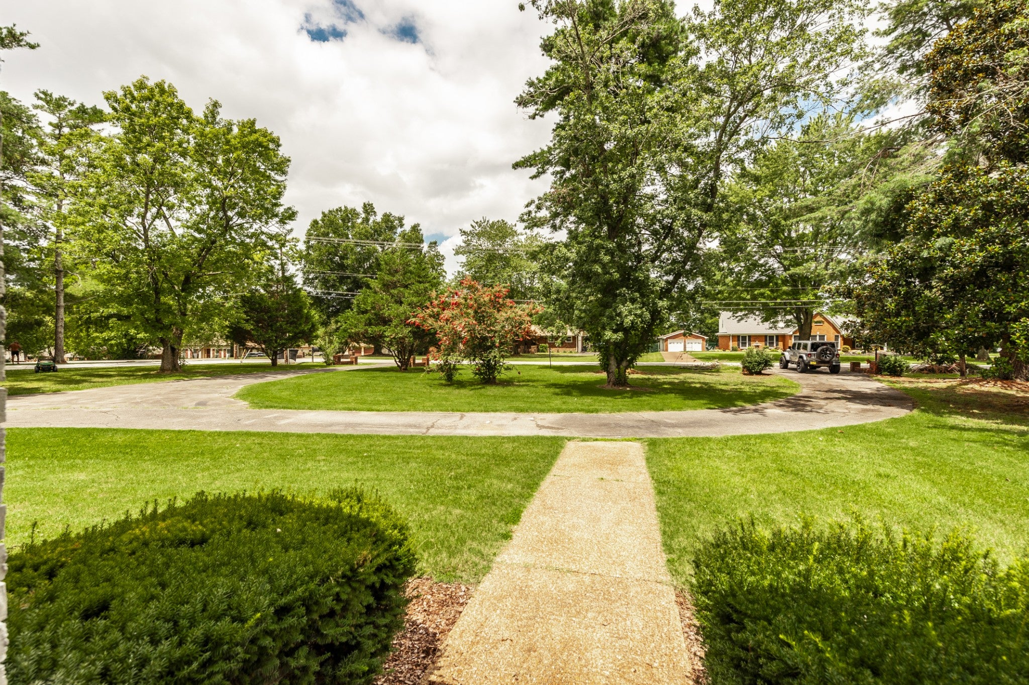 205 Bluegrass Dr