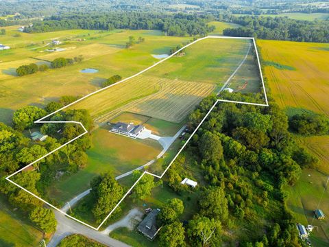 1074 Pair Six Drive Springfield TN 37172