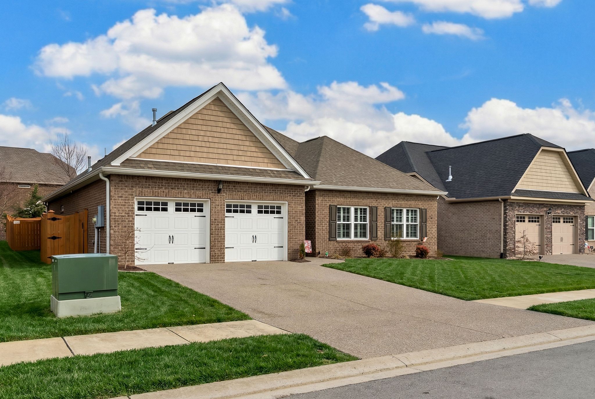 1326 Whispering Oaks Dr