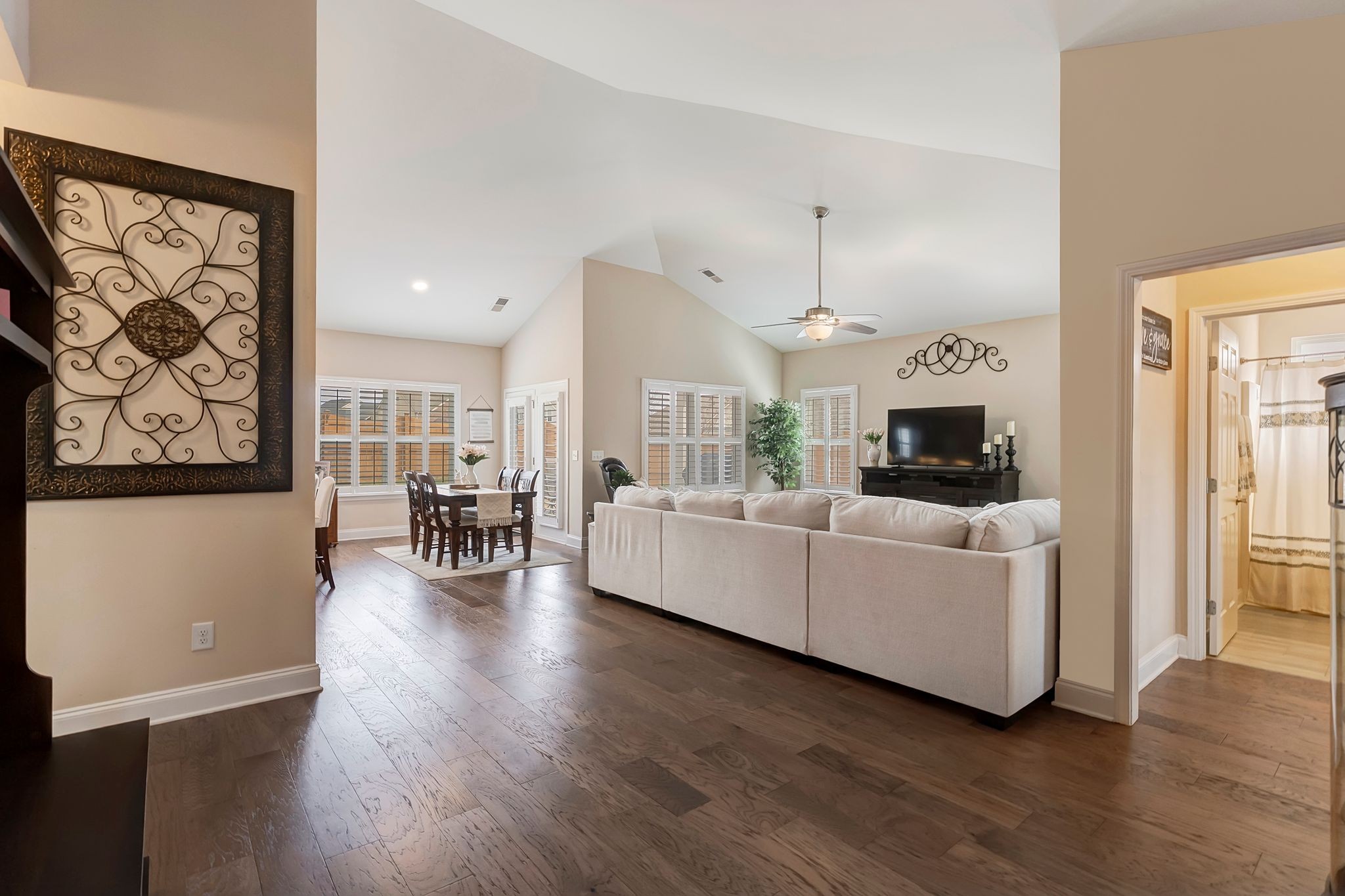 1326 Whispering Oaks Dr