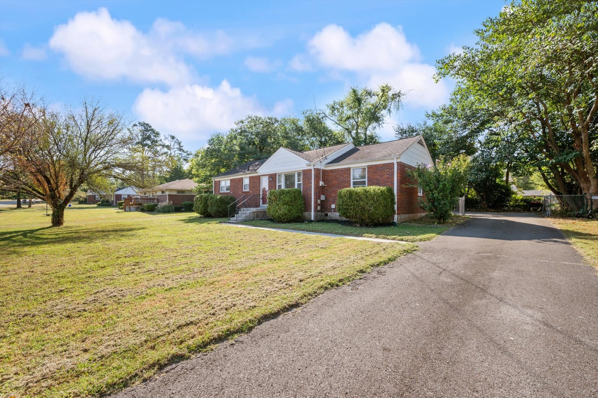 2821 Emery Dr