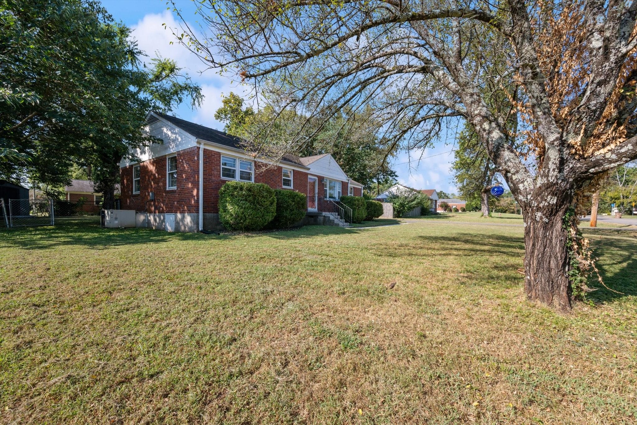 2821 Emery Dr