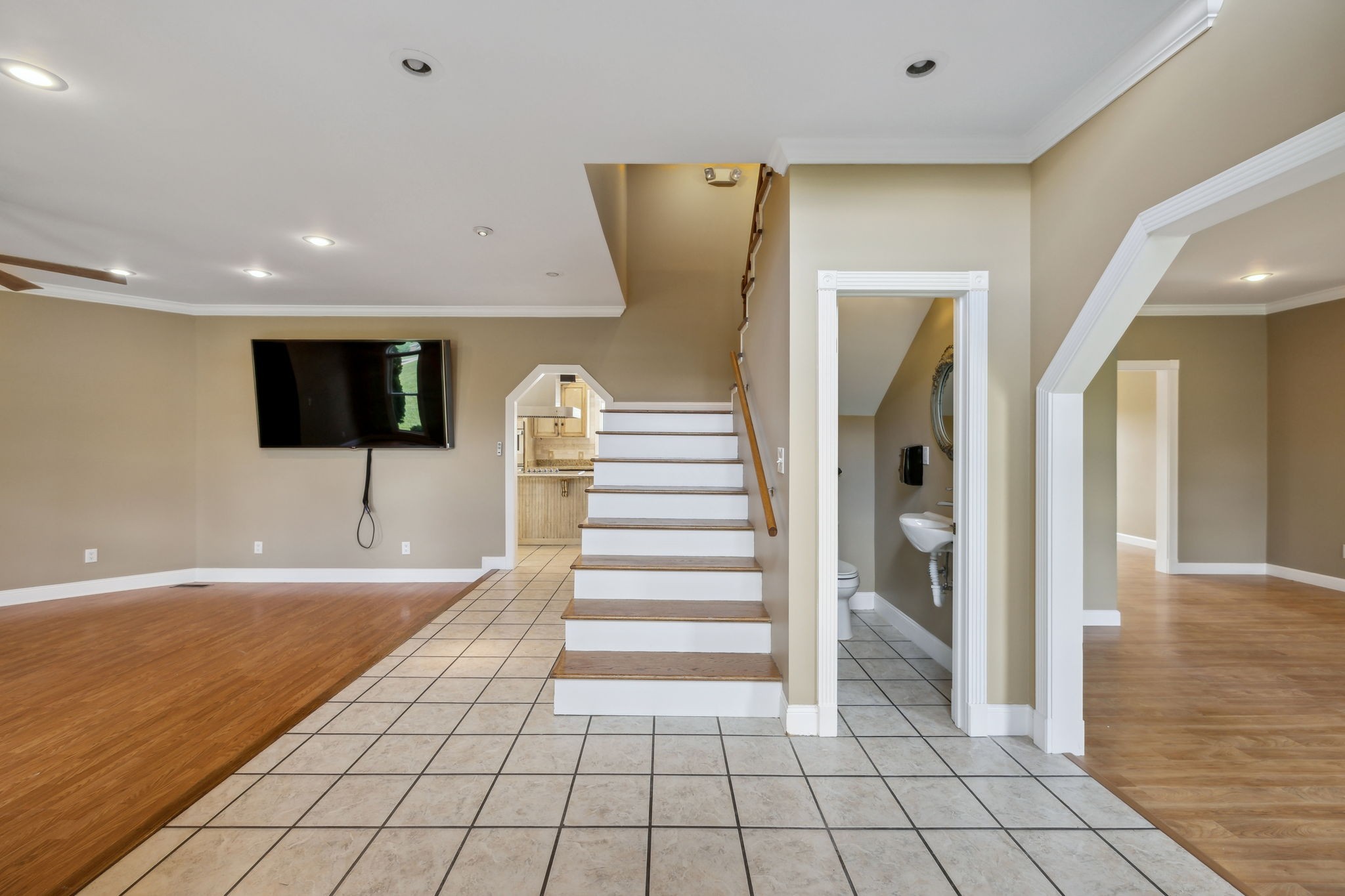 122 Windcrest Dr