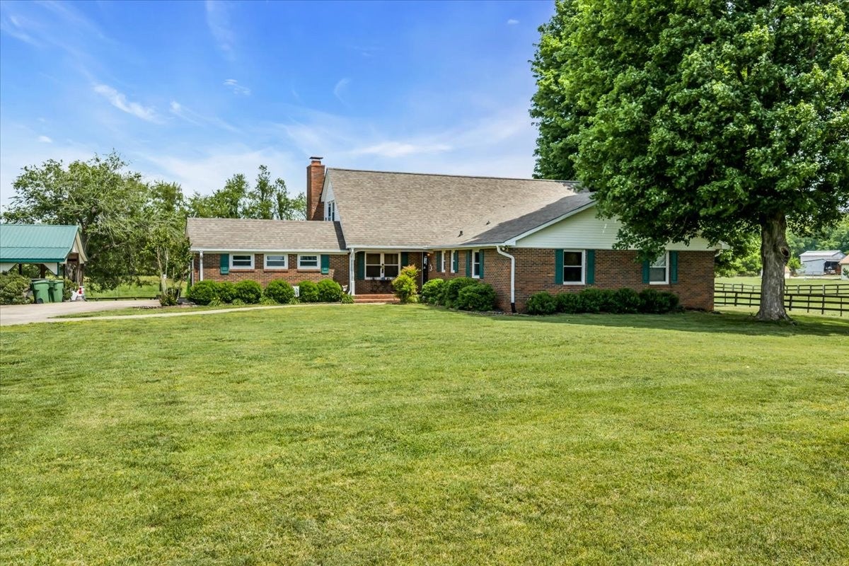 1555 Charles Bell Rd