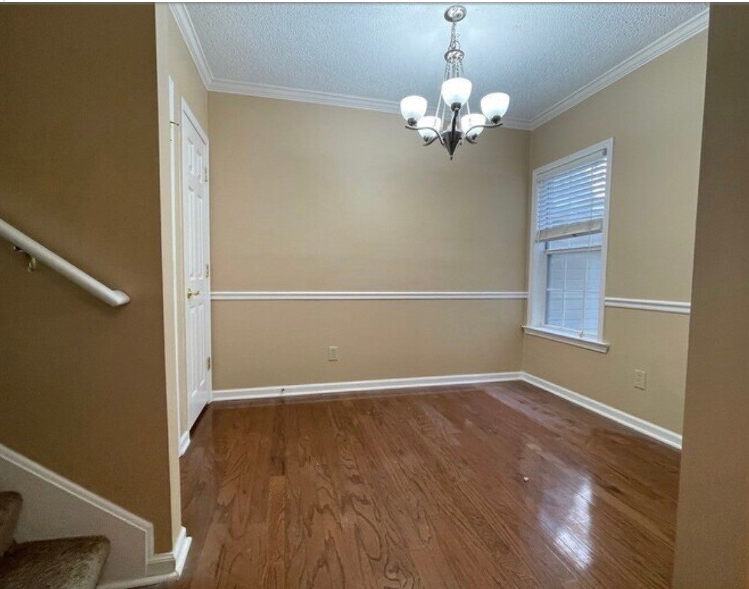 2011 Stokes Ln