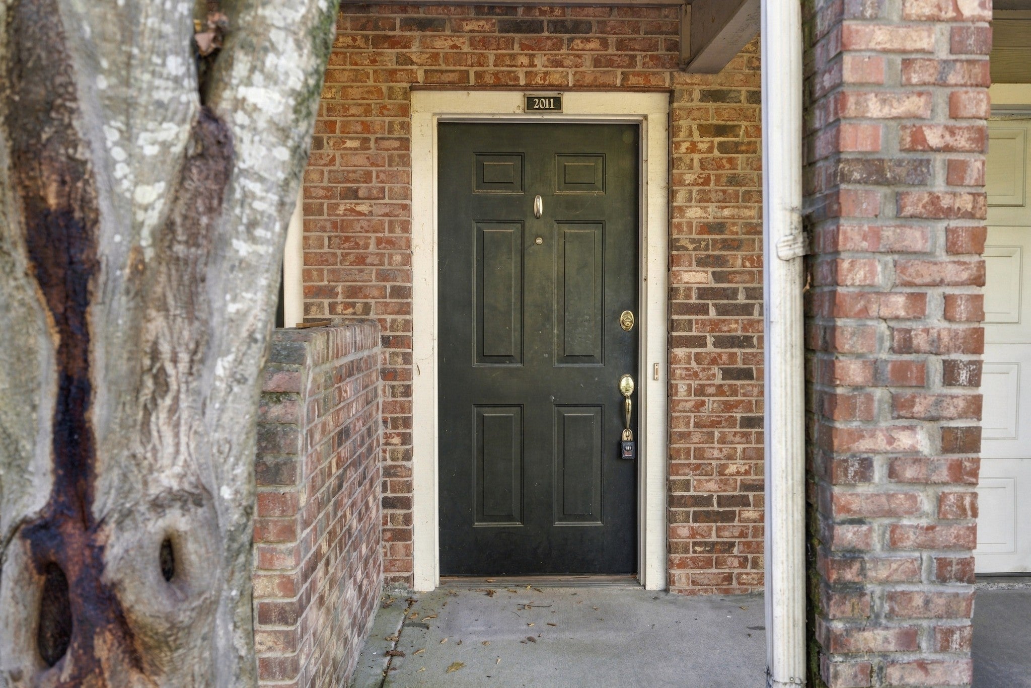 2011 Stokes Ln