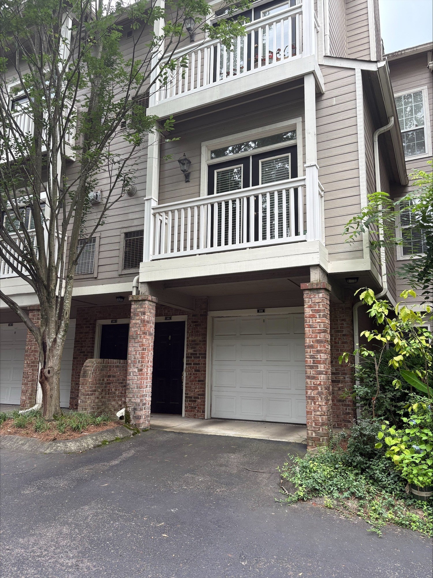 1.0-bed rental at 2011 Stokes Ln