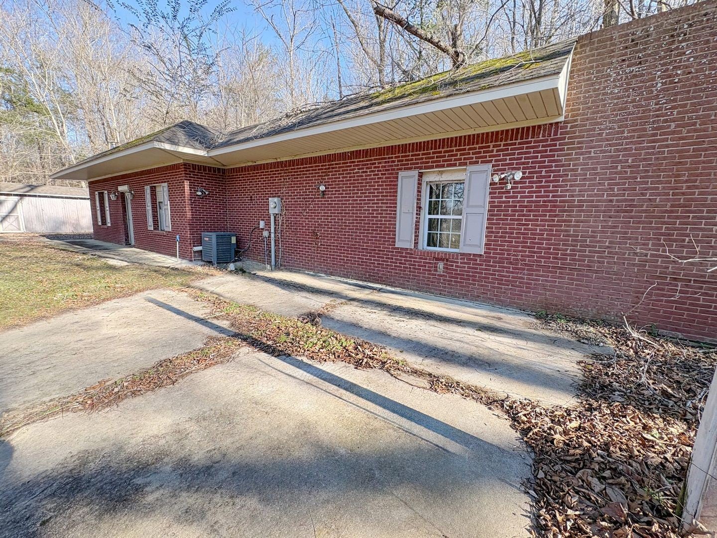28 Alease Dr
