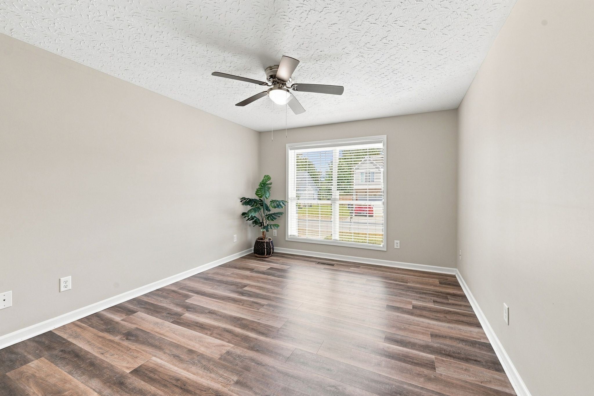 102 Westchester Dr