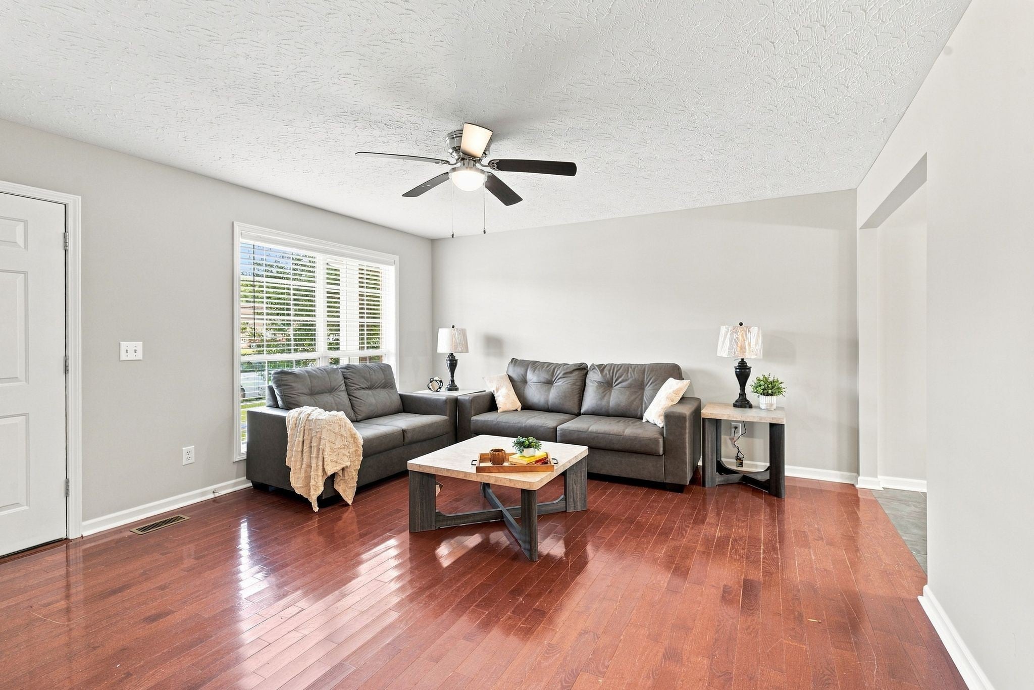 102 Westchester Dr