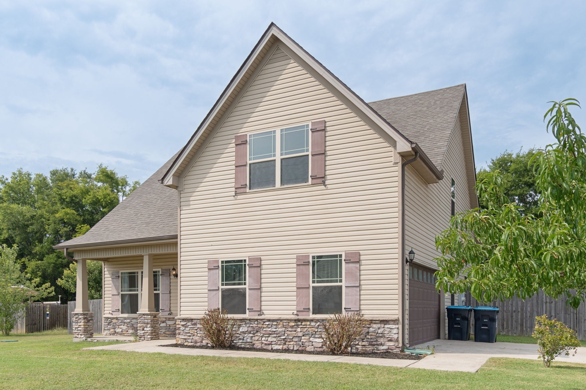 1504 Halverson Dr