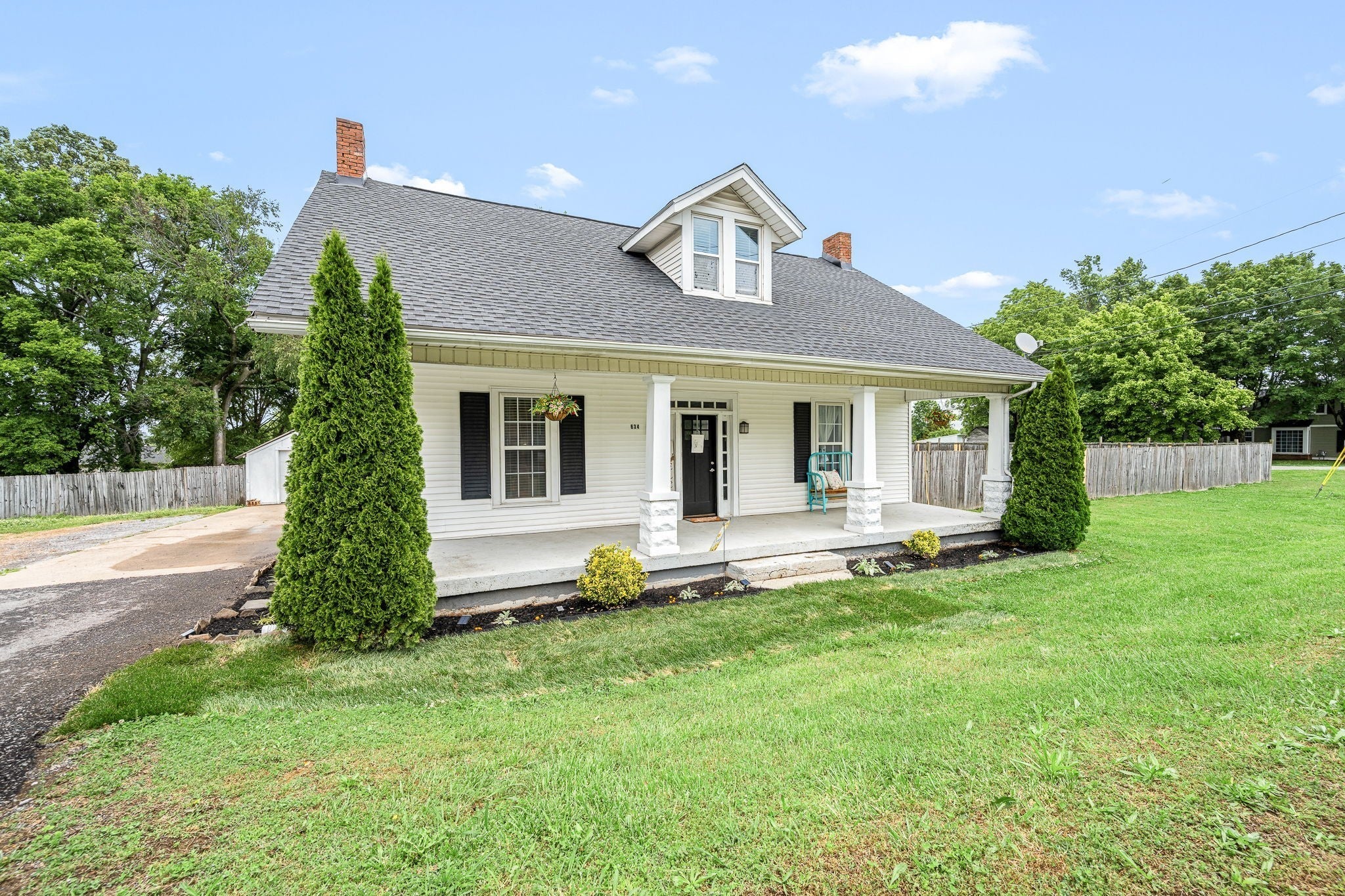 634 Hwy 52 E