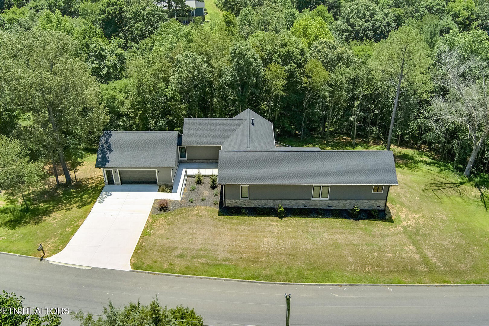 10001 Scenic View Dr