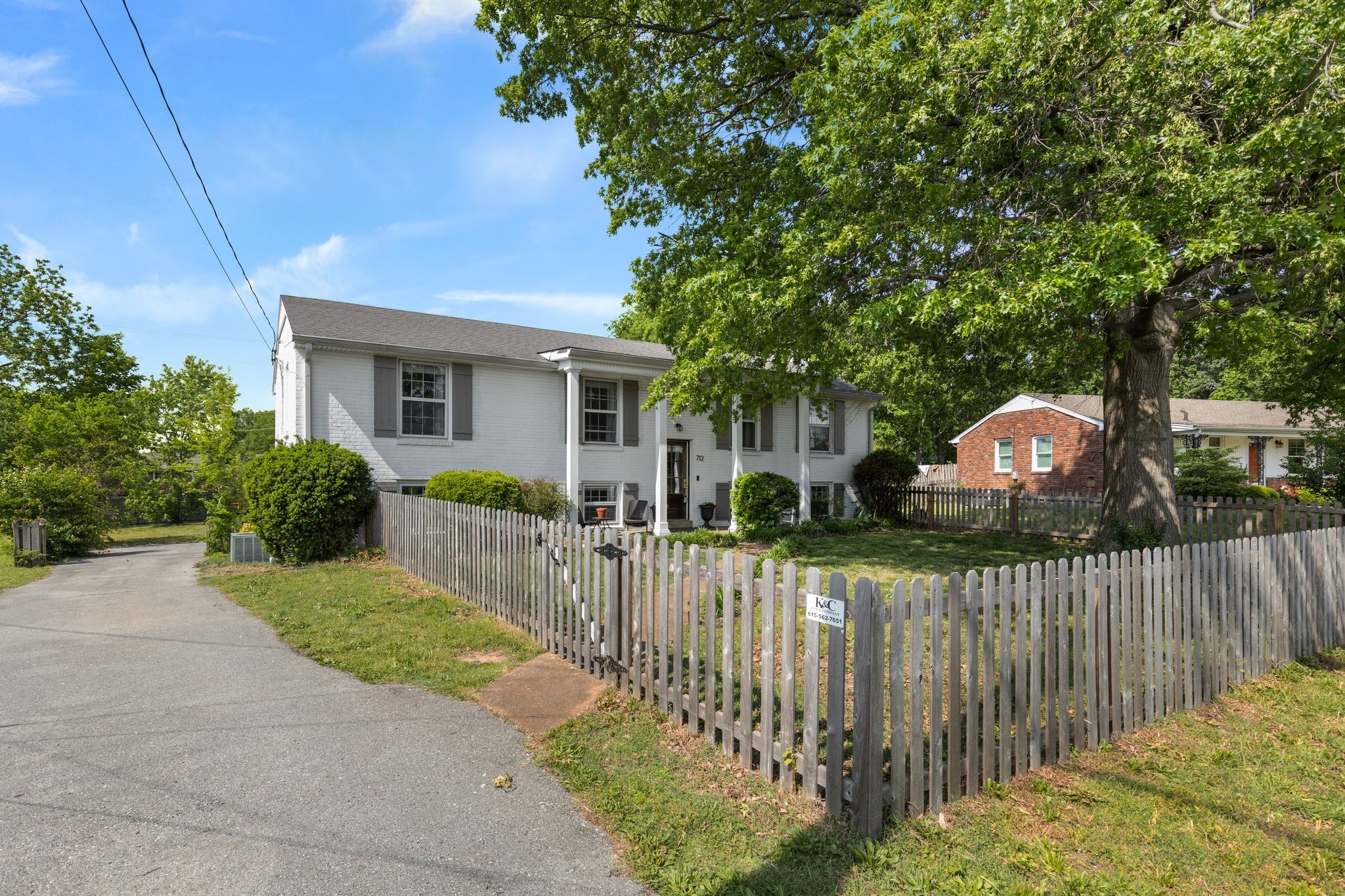 712 Desmond Dr
