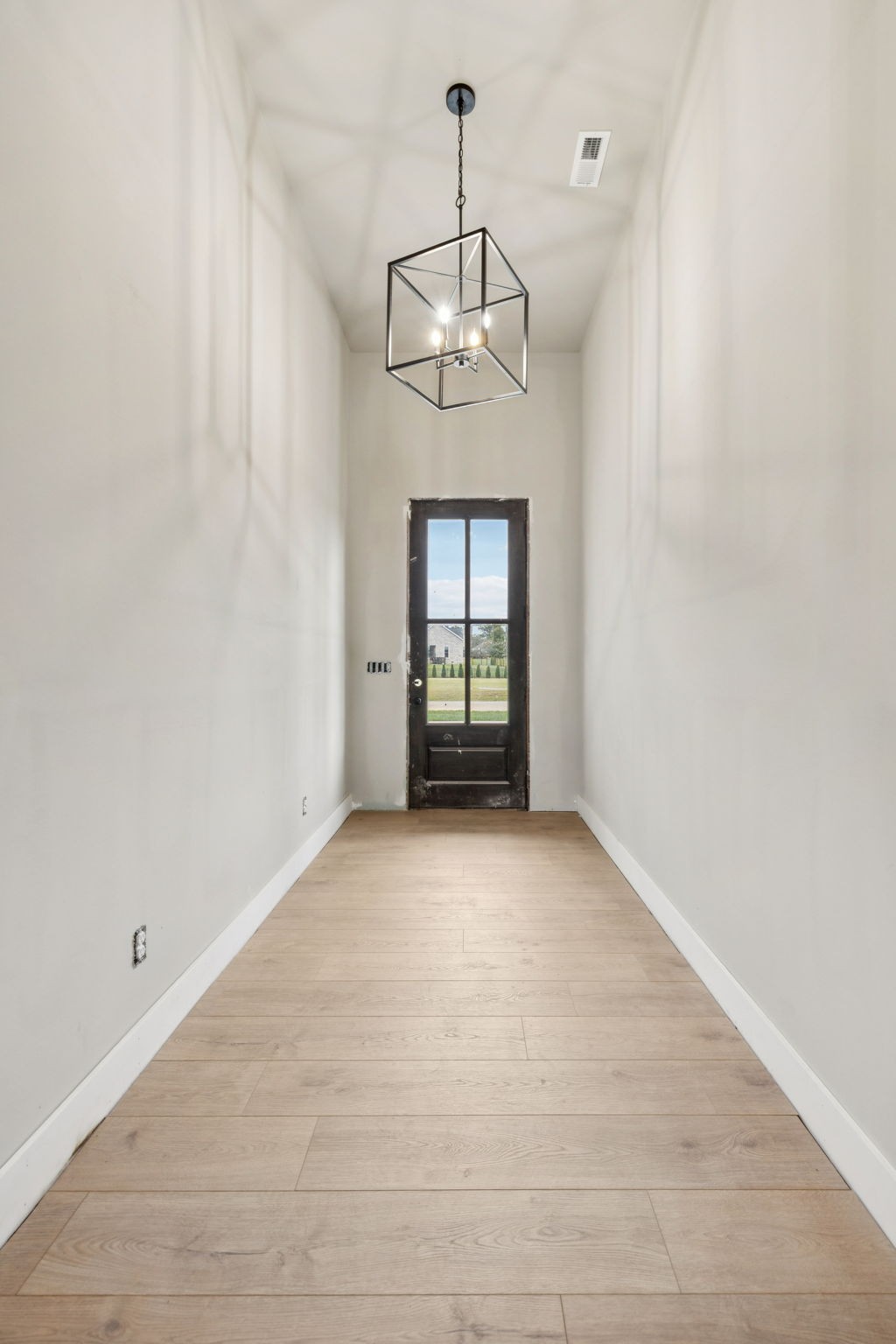 375 Chestnut Oak Avenue