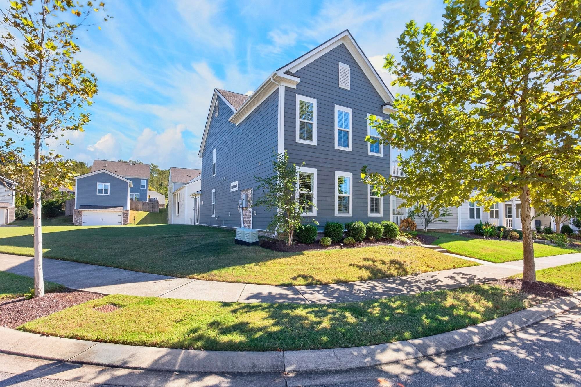 1901 Griffin Dr
