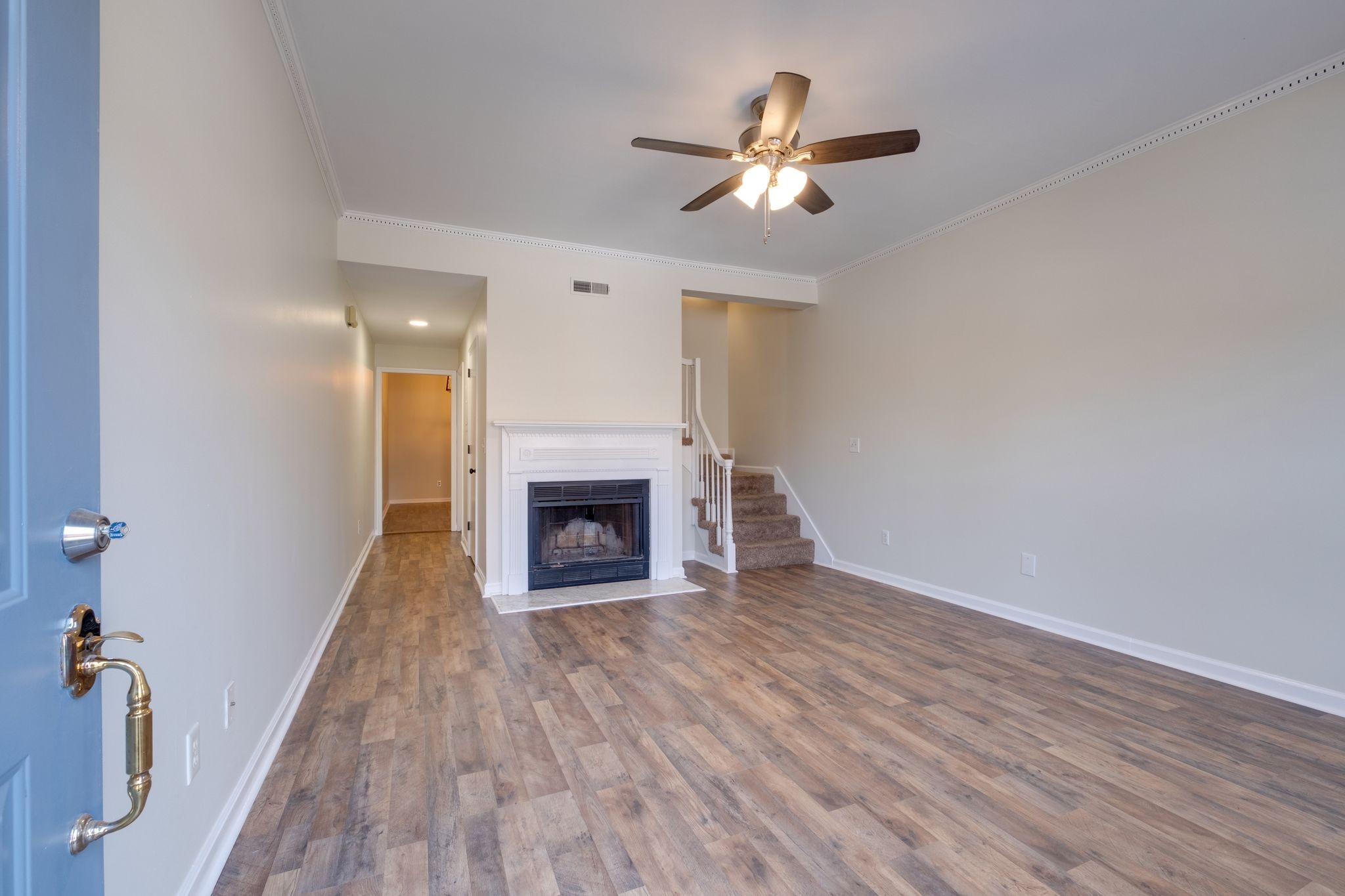 308 Hickory Pl