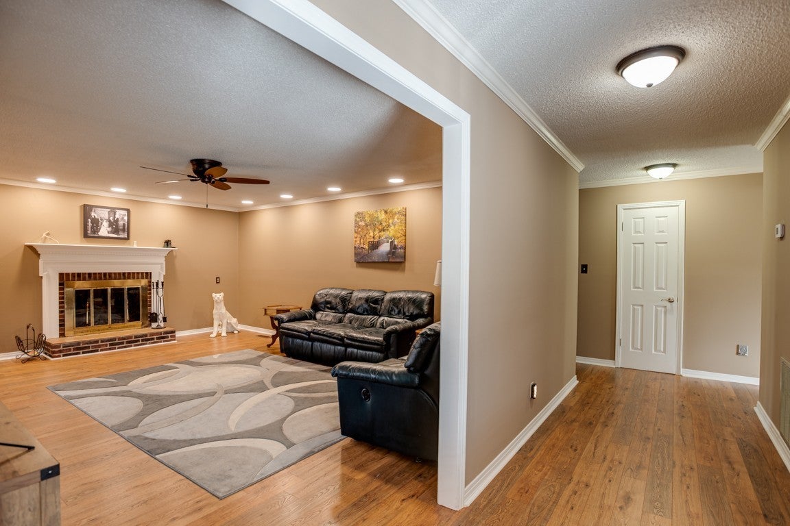 2743 Mouse Tail Rd