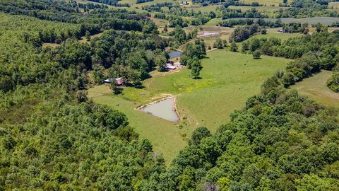 2216 Cove Hill Rd Pikeville TN 37367