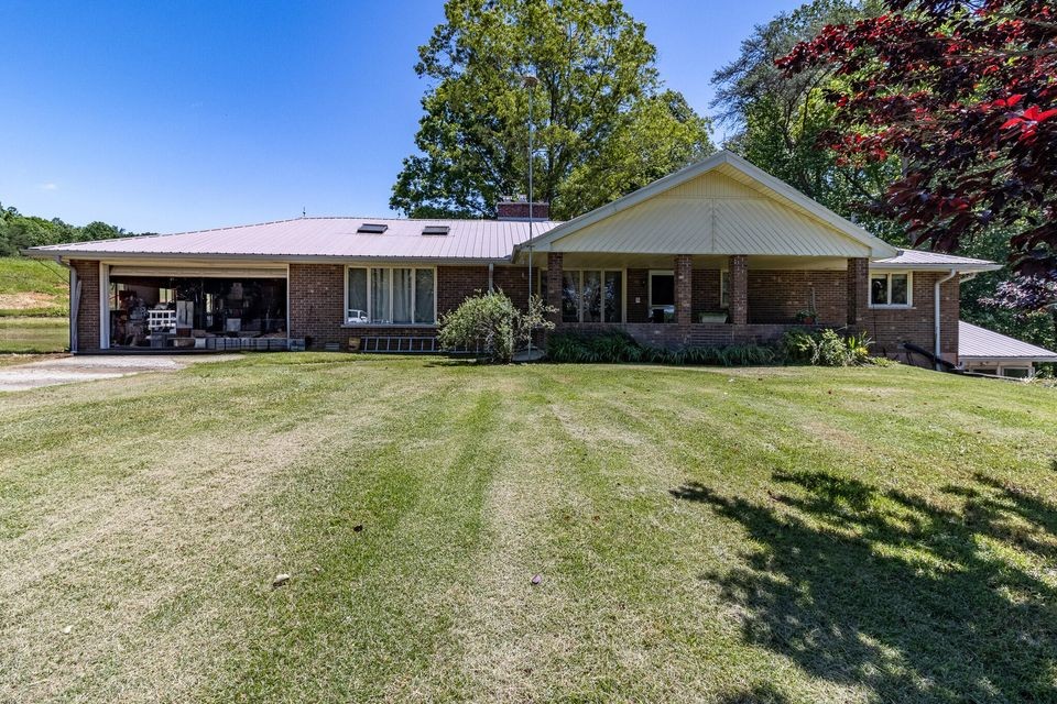 2216 Cove Hill Rd