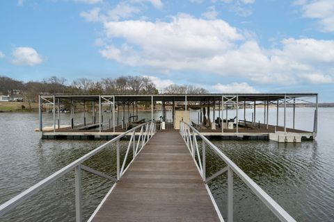 115 Breakwater N Hendersonville TN 37075