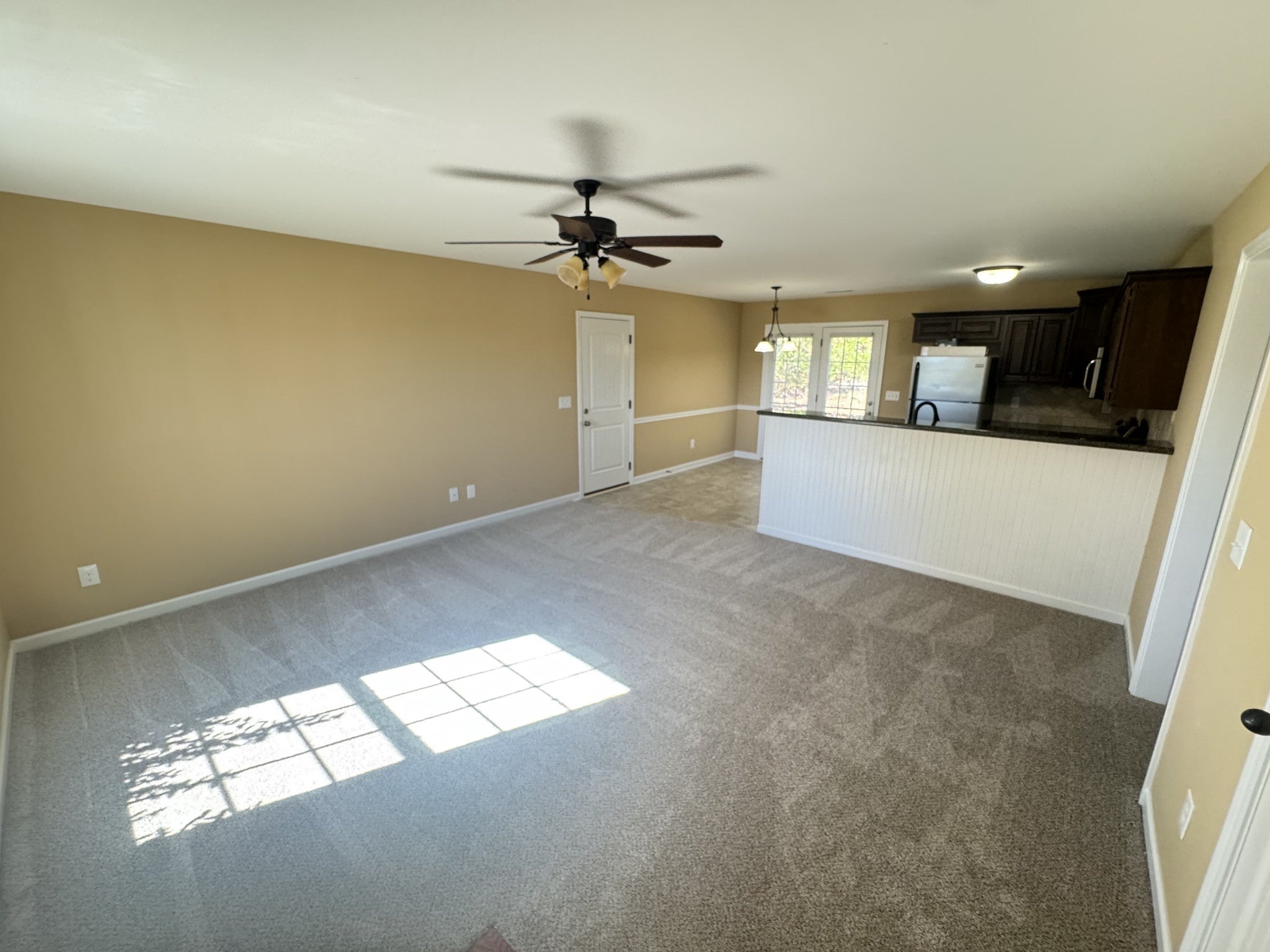 413 Niagra Ln
