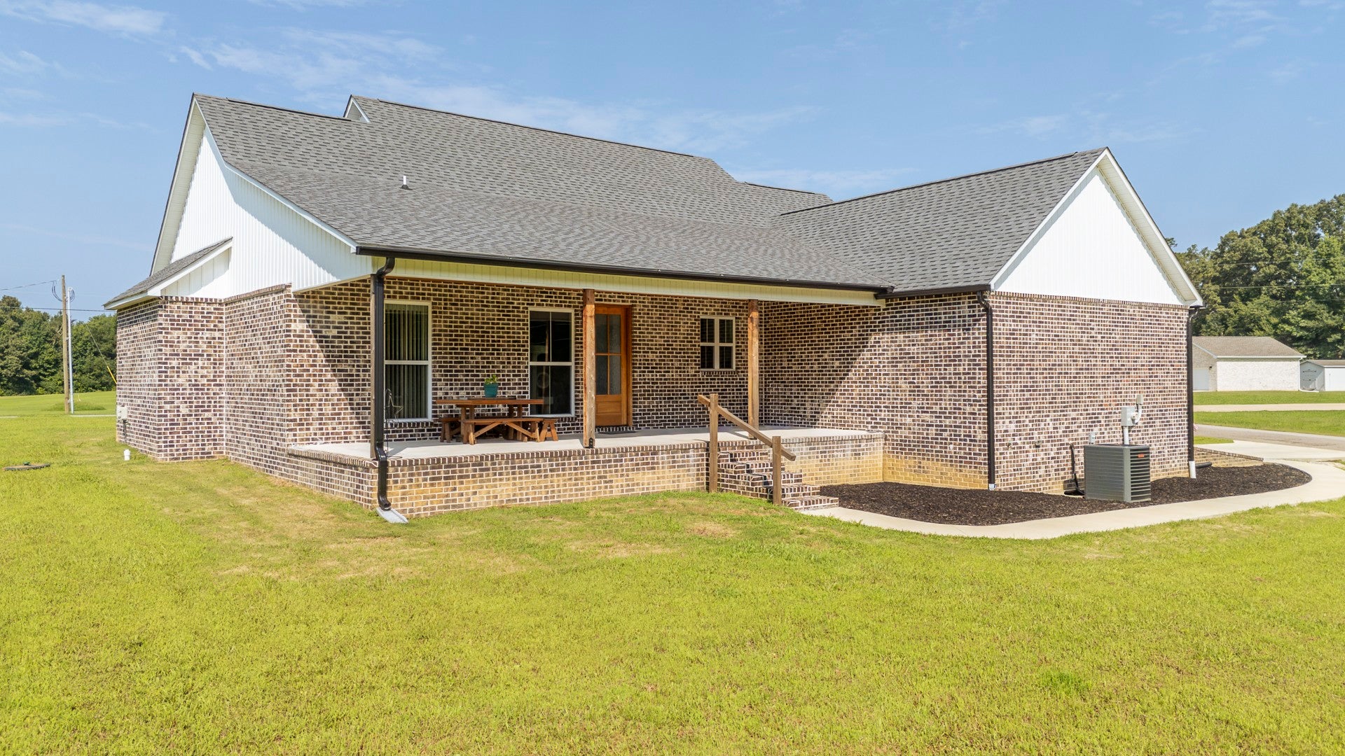 300 Charleston Ln - Photo 4