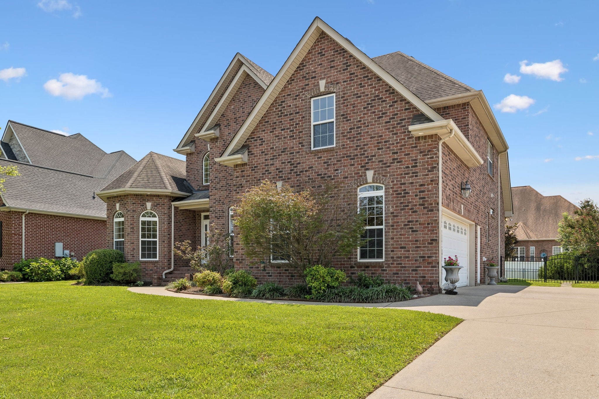 3317 Geneva Dr