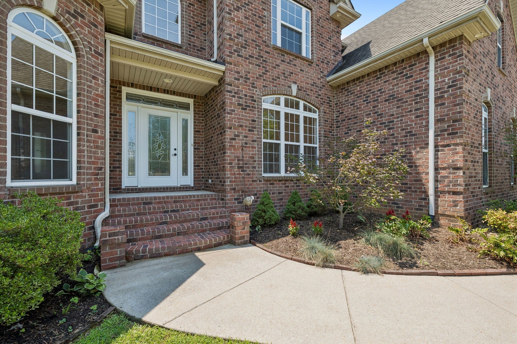 3317 Geneva Dr