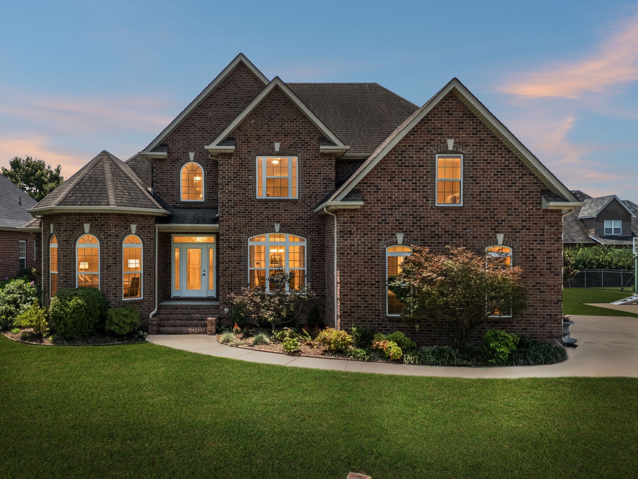 3317 Geneva Dr