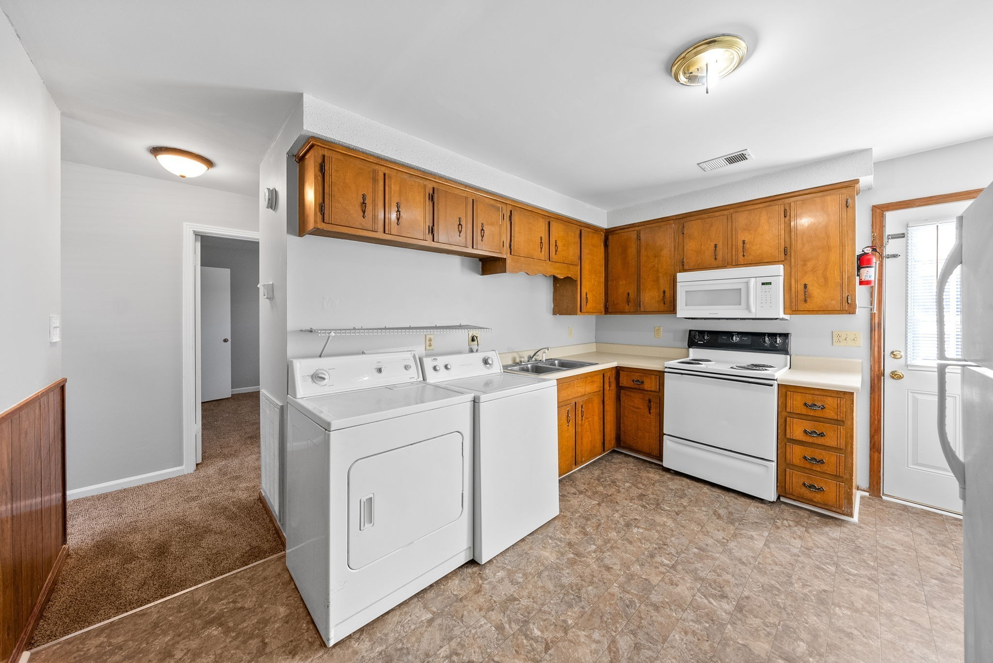 Clarksville, Tennessee 37042, United States, 2 Bedrooms Bedrooms, ,1 BathroomBathrooms,Residential,Active,4189